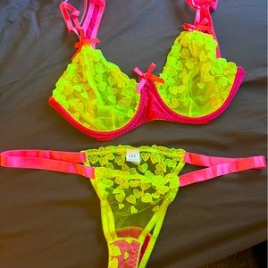 2XL (16) matching bra and panty from SHEIN.